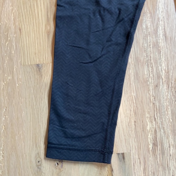 Lululemon Chevron cropped leggings - Picture 4 of 7